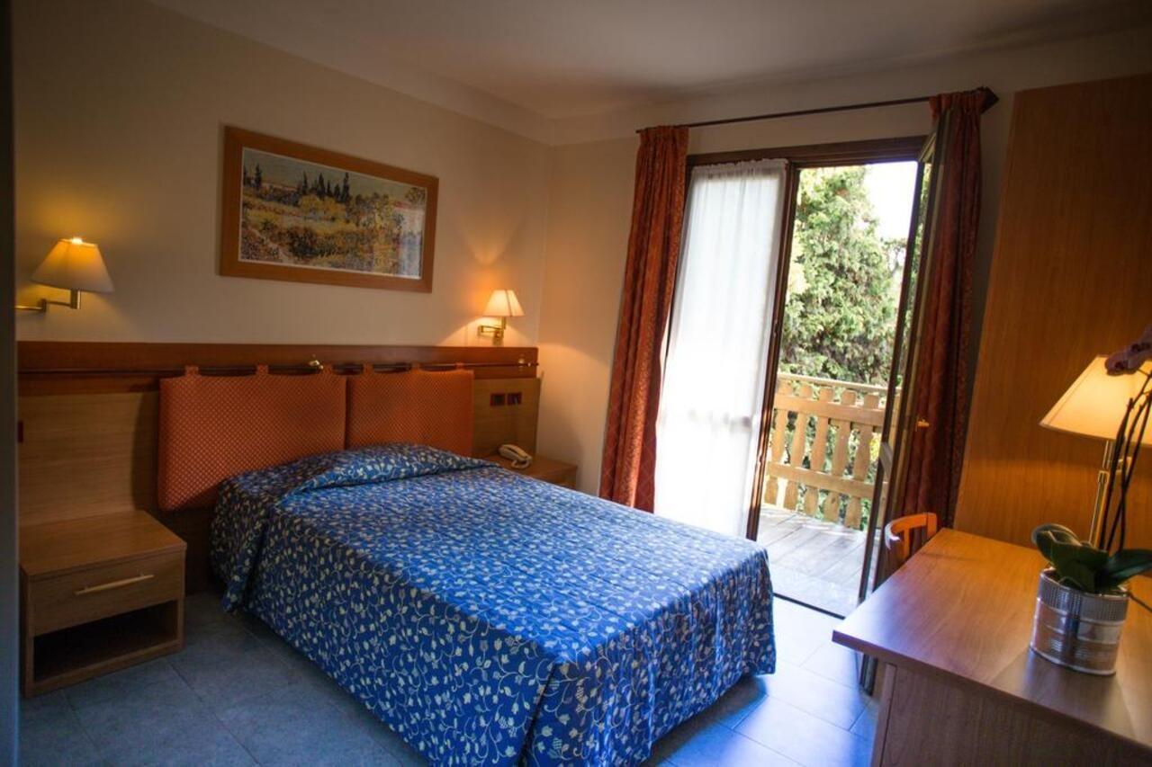 Hotel Ristorante La Perla Varallo Pombia ภายนอก รูปภาพ