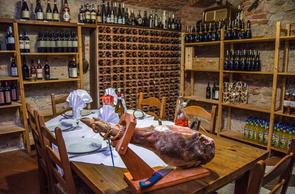Hotel Ristorante La Perla Varallo Pombia ภายนอก รูปภาพ