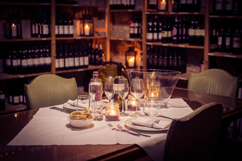 Hotel Ristorante La Perla Varallo Pombia ภายนอก รูปภาพ