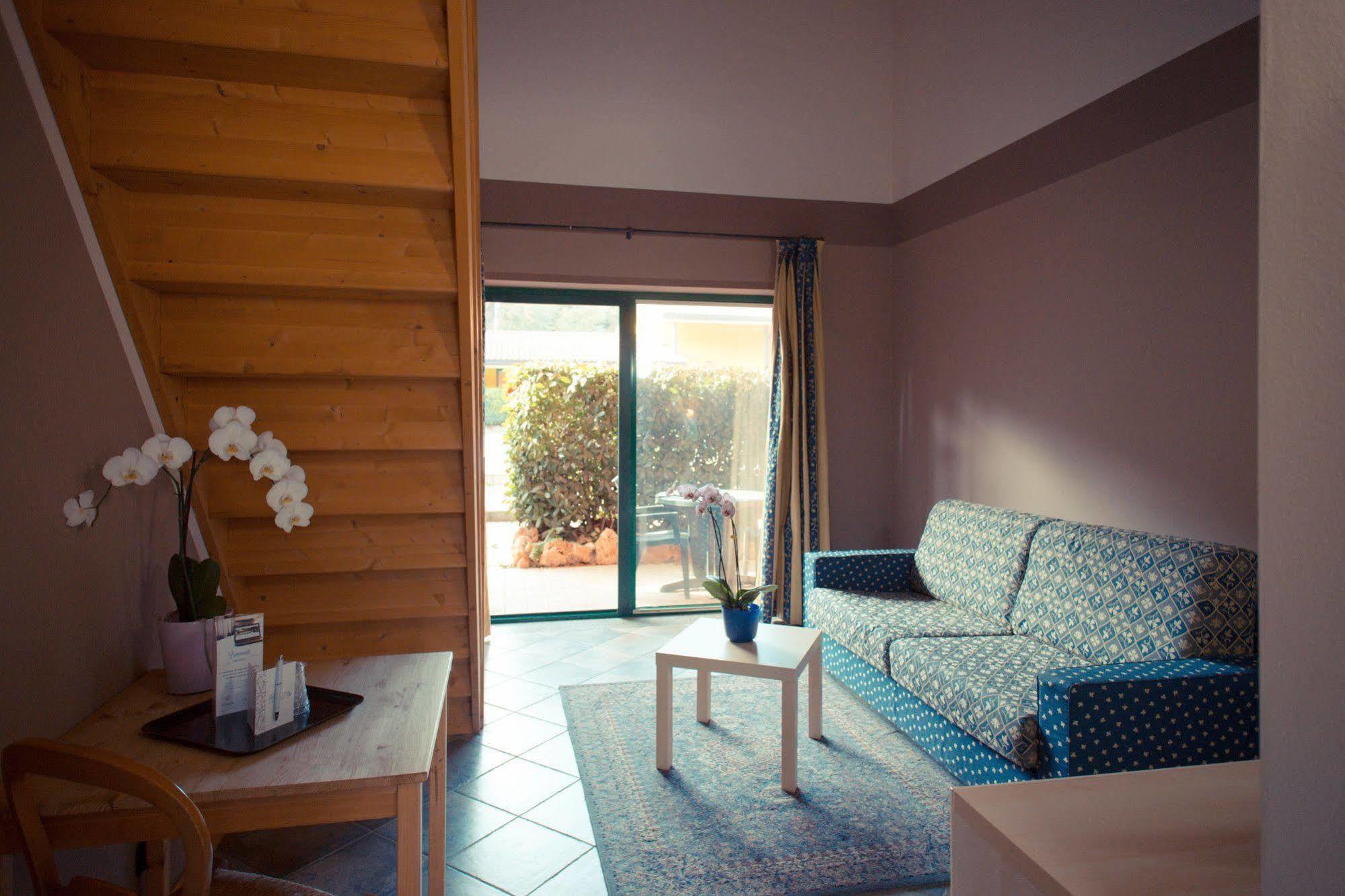 Hotel Ristorante La Perla Varallo Pombia ภายนอก รูปภาพ