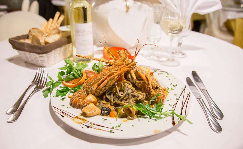 Hotel Ristorante La Perla Varallo Pombia ร้านอาหาร รูปภาพ